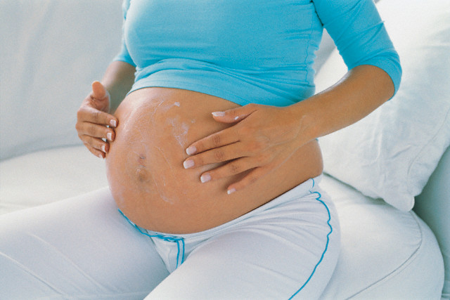 Растяжки при беременности 